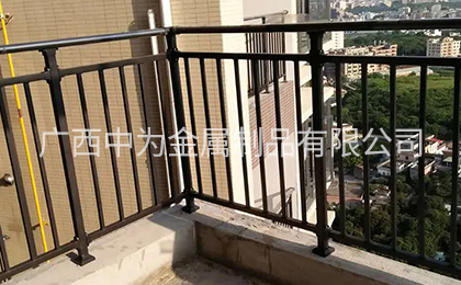 陽臺(tái)護(hù)欄