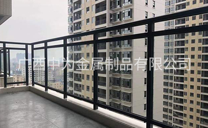 陽臺(tái)護(hù)欄